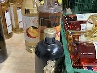 8 diverse flessen dranken - afbeelding 2 van  3