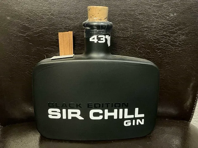 8 diverse flessen gin sir chill - afbeelding 3 van  5