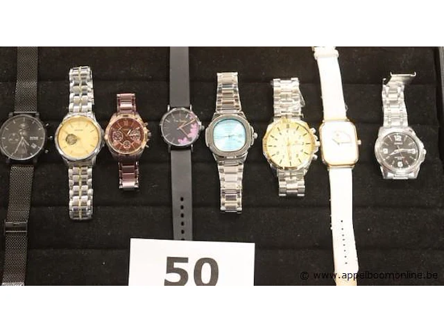 8 diverse horloges wo cardin, rarone, casio enz - afbeelding 1 van  4