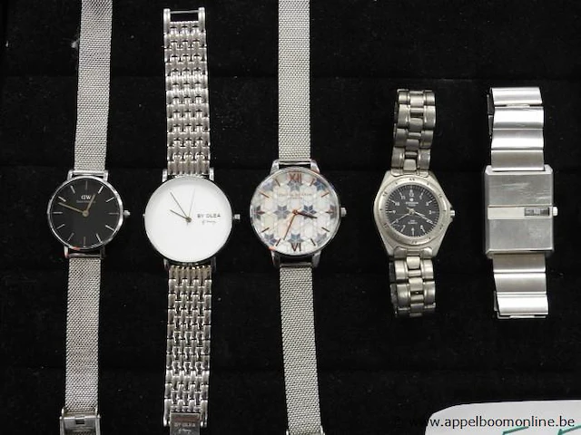 8 diverse horloges w.o. dw, breda, binbond, burton, guess e,z - afbeelding 2 van  4