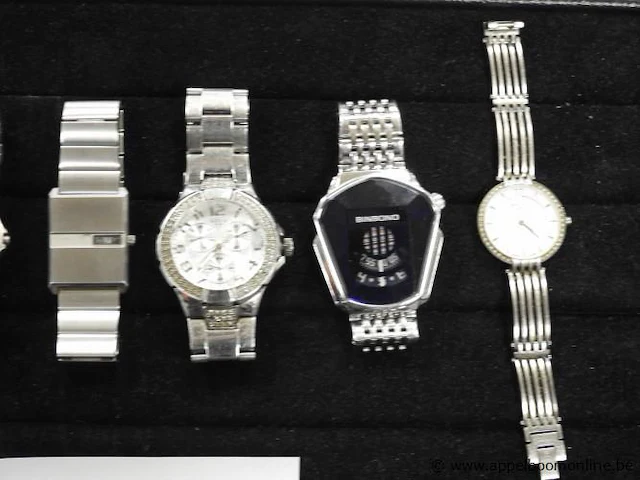 8 diverse horloges w.o. dw, breda, binbond, burton, guess e,z - afbeelding 4 van  4