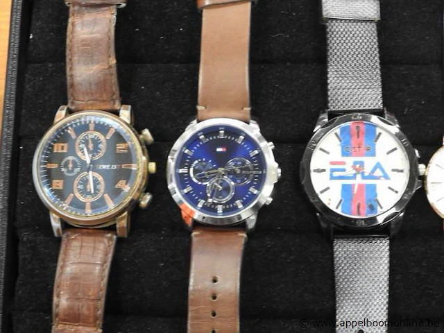 8 diverse horloges w.o. hilfiger, casio, cluse, michael kors, gianello, enz - afbeelding 2 van  4