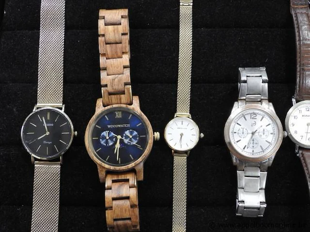 8 diverse horloges w.o. rodania, just cavalli, bering, oozoo, woodwatch enz - afbeelding 2 van  4