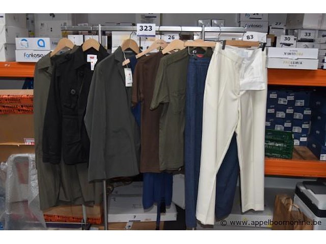 8 diverse kledingstukken diverse maten - afbeelding 1 van  6