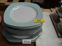 8 diverse platte borden - afbeelding 1 van  2