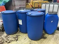 8 diverse pvc watervaten (leeg) - afbeelding 1 van  5