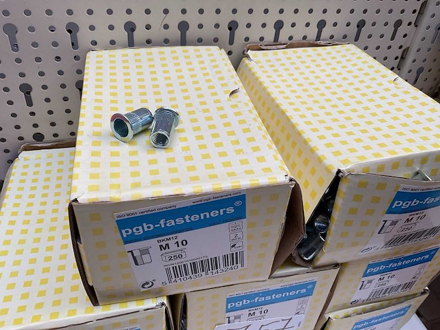 8 dozen blindmoeren m10 - afbeelding 2 van  4