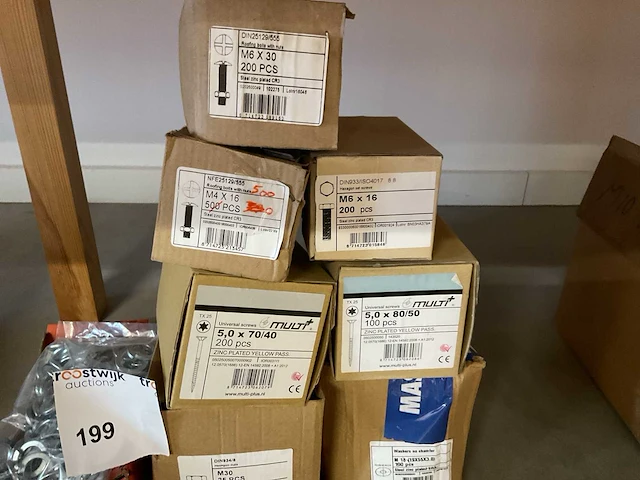 8 dozen bouten en moeren - afbeelding 3 van  4