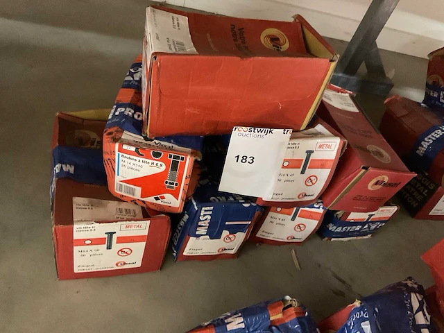 8 dozen bouten - afbeelding 1 van  4