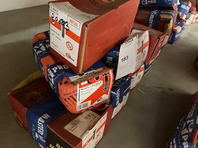 8 dozen bouten - afbeelding 2 van  4