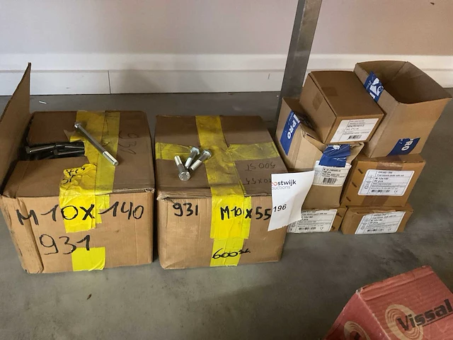 8 dozen bouten - afbeelding 1 van  4