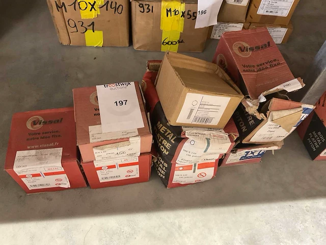8 dozen bouten - afbeelding 1 van  5