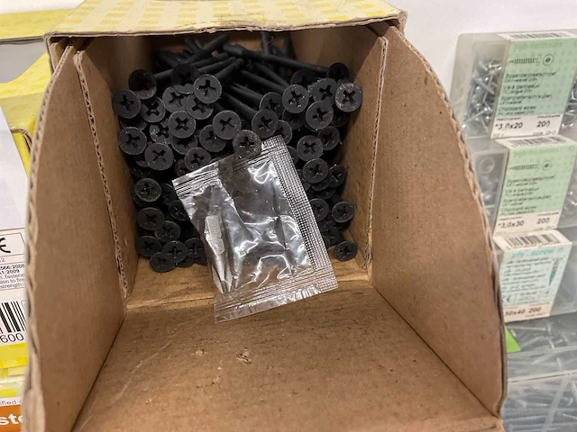 8 dozen gipsplaat schroeven - afbeelding 3 van  4