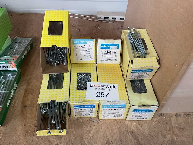 8 dozen lange houtschroeven - afbeelding 1 van  6