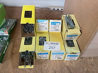 8 dozen lange houtschroeven - afbeelding 1 van  6