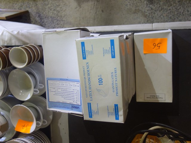 8 dozen latex handschoenen - maat m - afbeelding 2 van  2