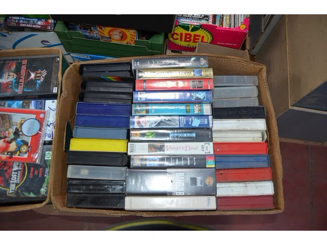 8 dozen met ca. 500 stuks dvds, 5 dozen met ca. 120 vhs videocassettes - afbeelding 4 van  11