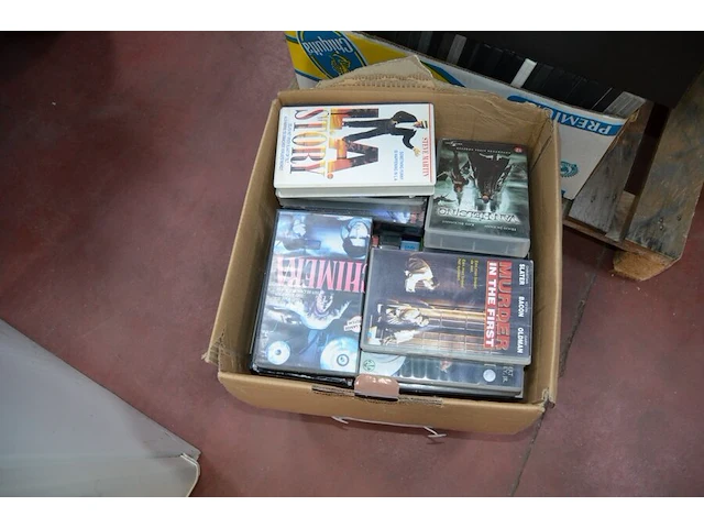 8 dozen met ca. 500 stuks dvds, 5 dozen met ca. 120 vhs videocassettes - afbeelding 7 van  11