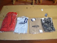 8 dozen met diverse kleding (sportkleding en t-shirts) - afbeelding 3 van  32