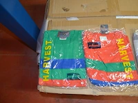 8 dozen met diverse kleding (sportkleding en t-shirts) - afbeelding 7 van  32