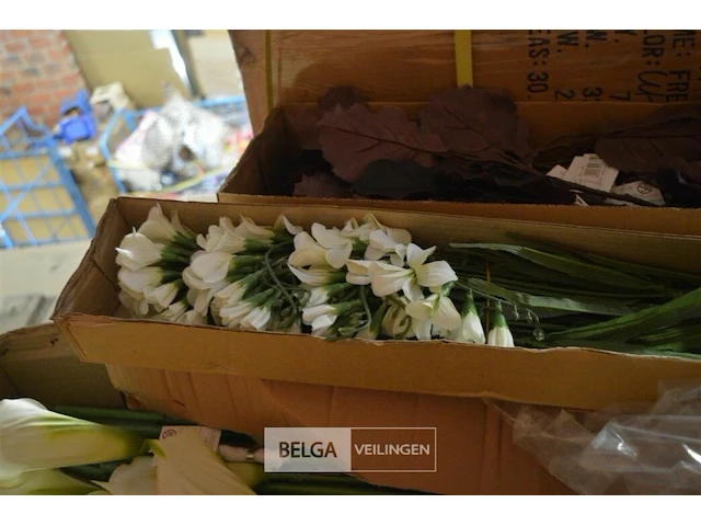 ±8 dozen plastic bloemen - afbeelding 4 van  5