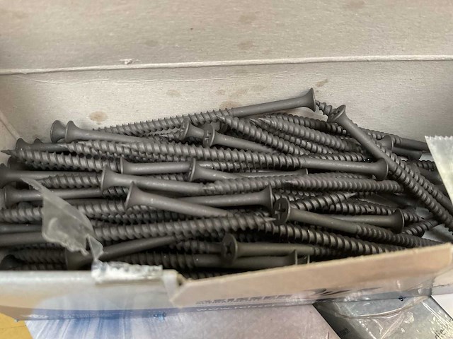 8 dozen spaanplaatschroeven - afbeelding 7 van  8