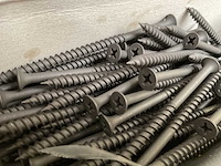 8 dozen spaanplaatschroeven - afbeelding 8 van  8