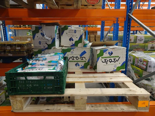 8 dozen wegwerp tafellaken - afbeelding 1 van  3
