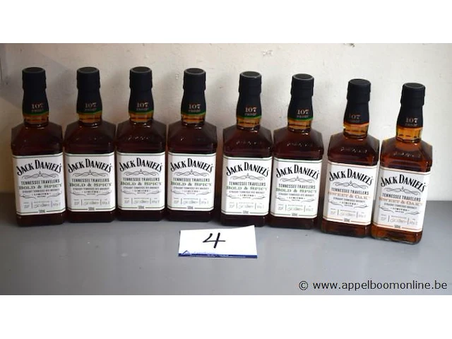 8 flessen à 70cl whiskey jack daniels tenessee travelers, 4x bodl & spicey, 2x sweet & oak 53% - afbeelding 1 van  2