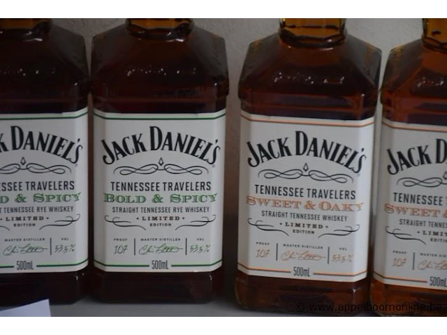 8 flessen à 70cl whiskey jack daniels tenessee travelers, 4x bodl & spicey, 2x sweet & oak 53% - afbeelding 2 van  2