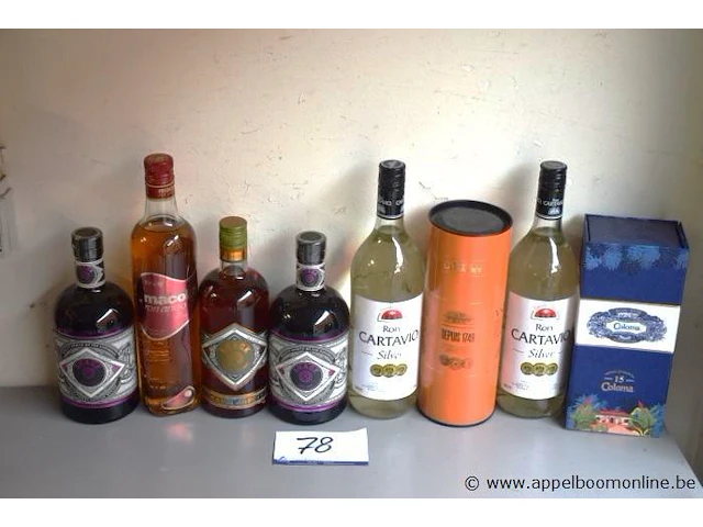 8 flessen diverse rum - afbeelding 1 van  3