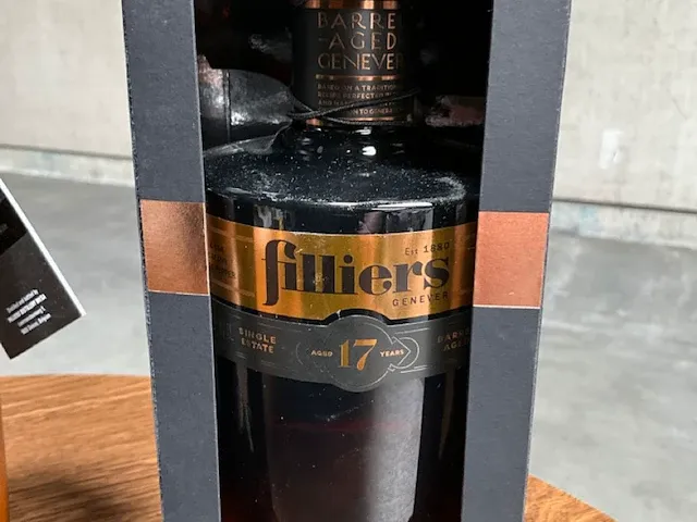 8 flessen genever filliers(17 year) - afbeelding 2 van  4