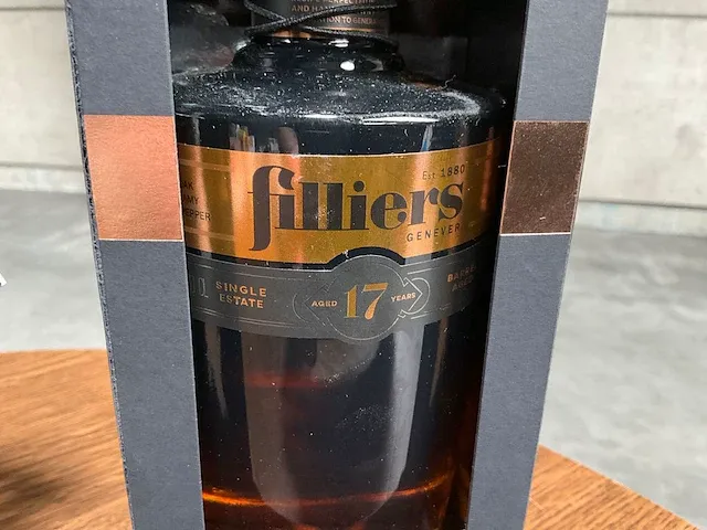 8 flessen genever filliers(17 year) - afbeelding 3 van  4