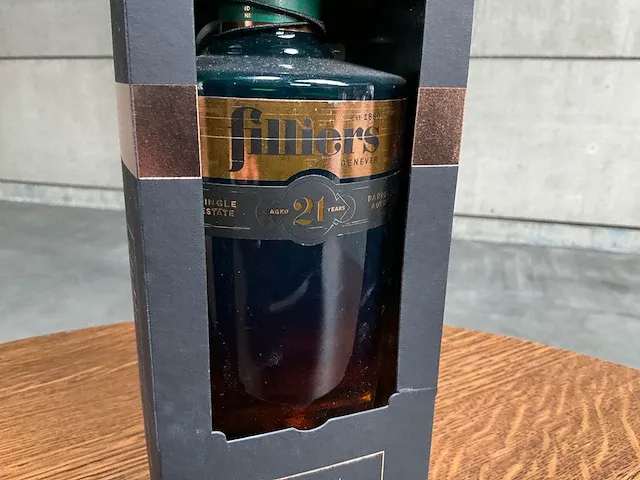 8 flessen genever filliers(21 year) - afbeelding 3 van  4
