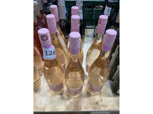 8 flessen rose wijn fabr pierre henri (2021) - afbeelding 1 van  3