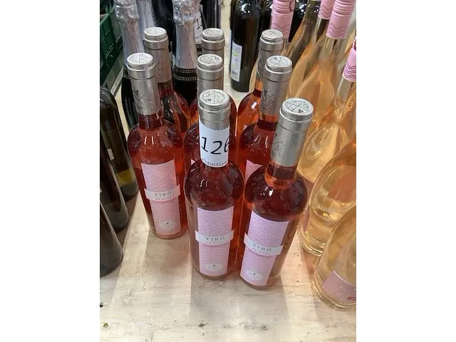 8 flessen rose wijn fabr tibo de moya - afbeelding 1 van  3