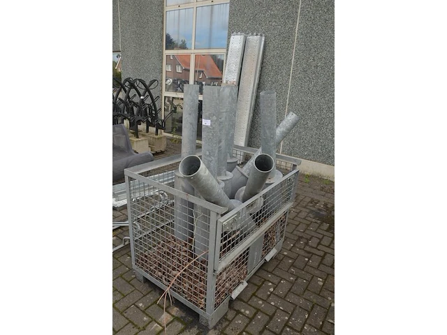 8 galva vlaggenmastvoeten (zonder draadcontainer) - afbeelding 2 van  4