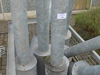 8 galva vlaggenmastvoeten (zonder draadcontainer) - afbeelding 3 van  4