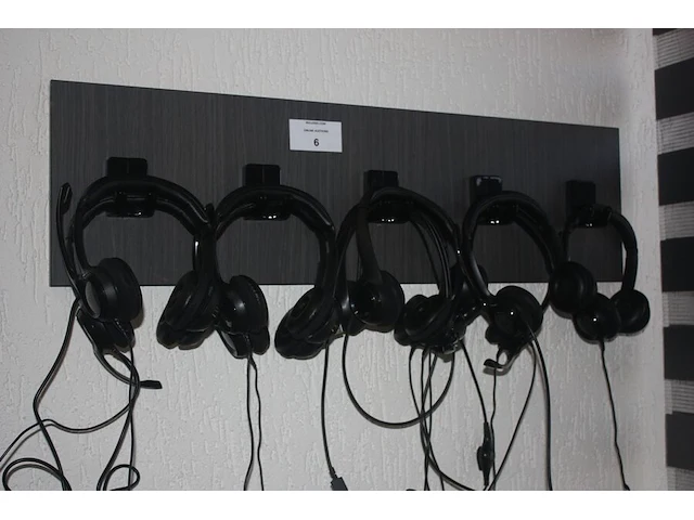 8 headsets logi (22) - afbeelding 1 van  4