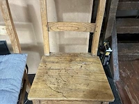 8 houten stoelen - afbeelding 1 van  3