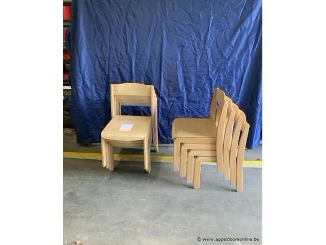 8 houten stoeltjes zithoogte 36 cm - afbeelding 1 van  2