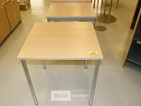 8 kantoortafeltjes - afbeelding 1 van  2