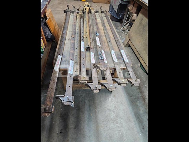 8 klemmen tussen 1200 mm en 1500 mm - afbeelding 1 van  1