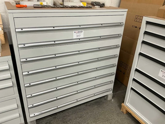 8-laden materiaalkast - afbeelding 2 van  4