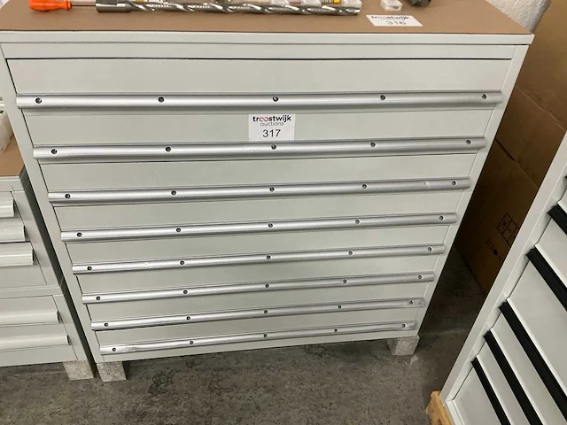 8-laden materiaalkast - afbeelding 3 van  4