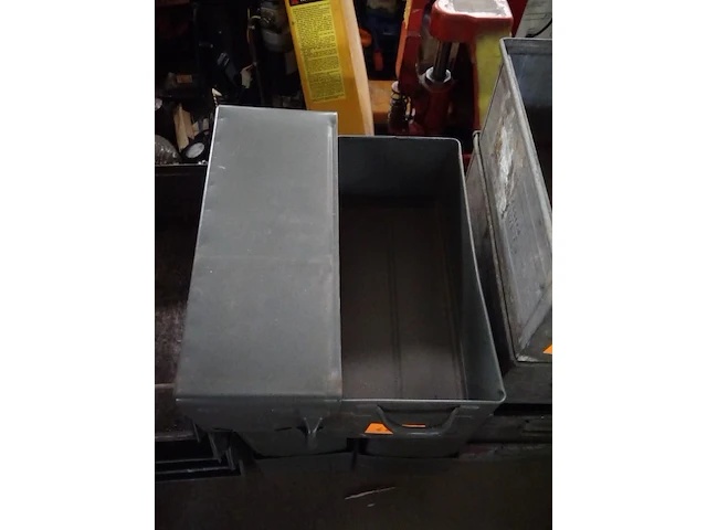 8 metalen bakken - afbeelding 2 van  2