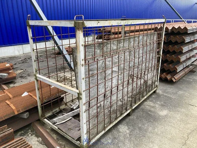 8 metalen steunen - afbeelding 2 van  2