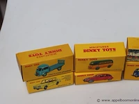 8 miniatuur voertuigen dinky toys - afbeelding 2 van  3