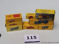 8 miniatuur voertuigen dinky toys - afbeelding 1 van  3