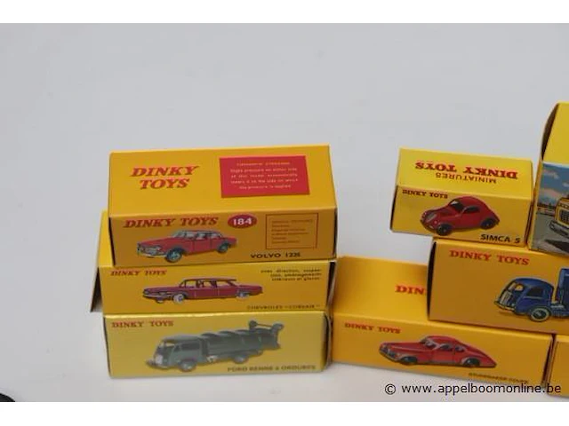 8 miniatuur voertuigen dinky toys - afbeelding 3 van  3